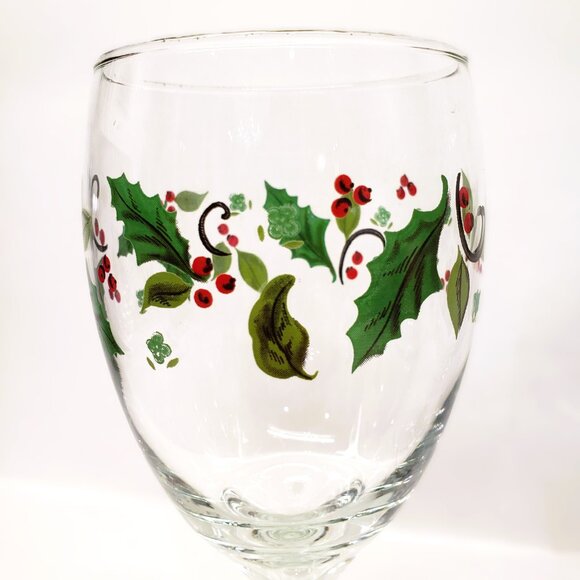Vintage Pfaltzgraff Winterberry Water Goblet Glass Lot x2 Libbey Holly Christmas - Picture 4 of 4